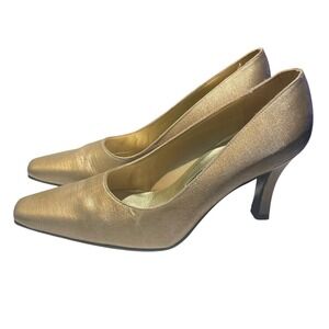 Stuart Weitzman Gold Metallic‎ Pumps 4" Heels Size 6B